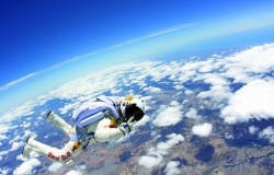 Felix_Baumgartner_supersonic_Jump