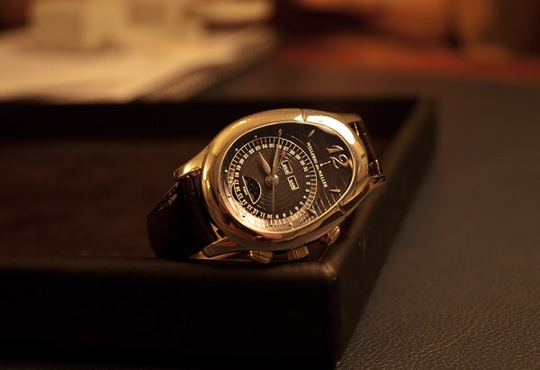 Montre Mellerio Œuf Vintage Années 90 - Verre Minéral - Boîtier Plaqué Or - Mouvement Quartz