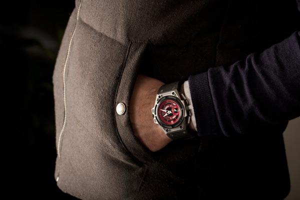 Linde Werdelin Spidolite II Titanium Red au poignet