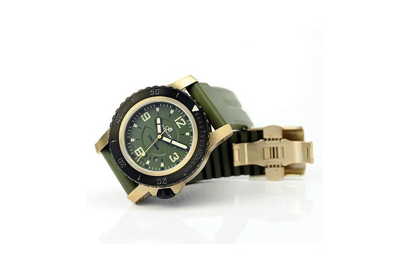 Steinhart Triton Military Bronze : une montre de plongée en bronze (très) abordable