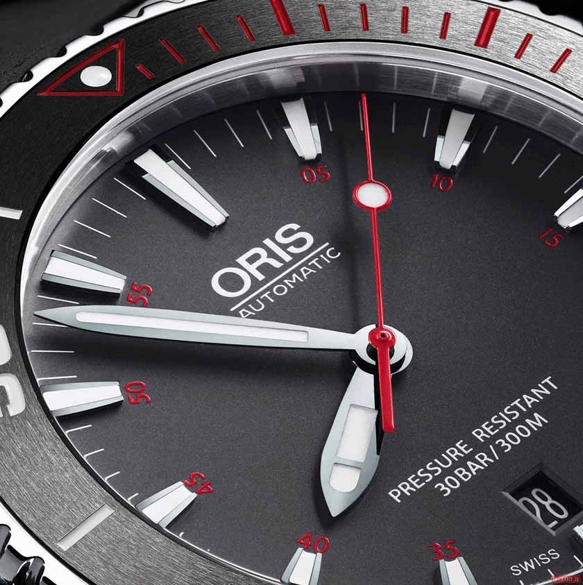 01 733 7653 4183-Set RS - Oris Aquis Red Limited Edition