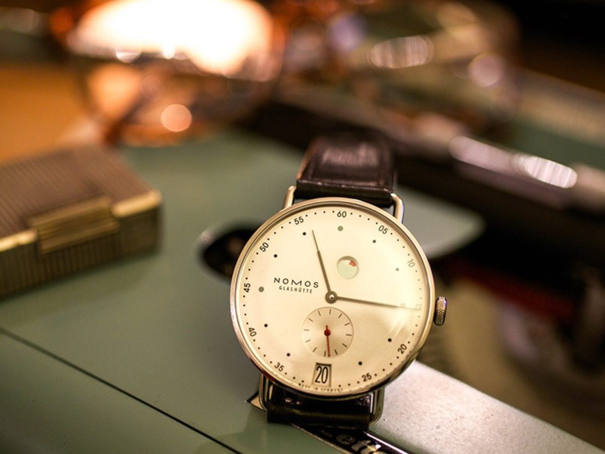 Nomos Metro Datum Gangreserve La montre des ann es 50