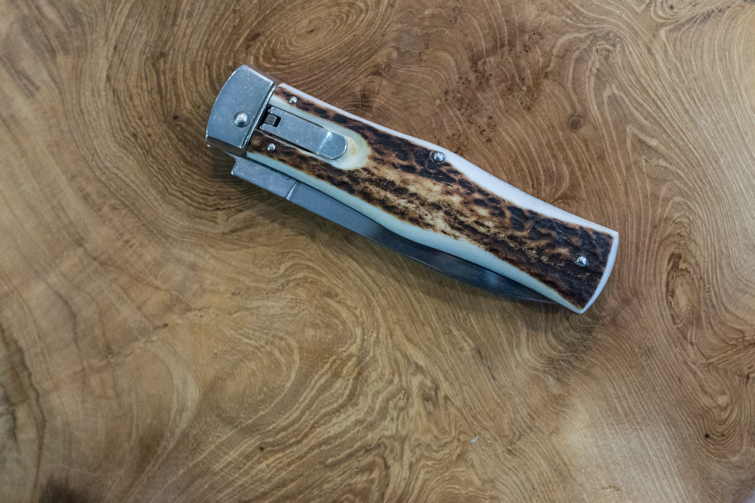 Couteau automatique - Mikov Predator - Manche en bois de cerf