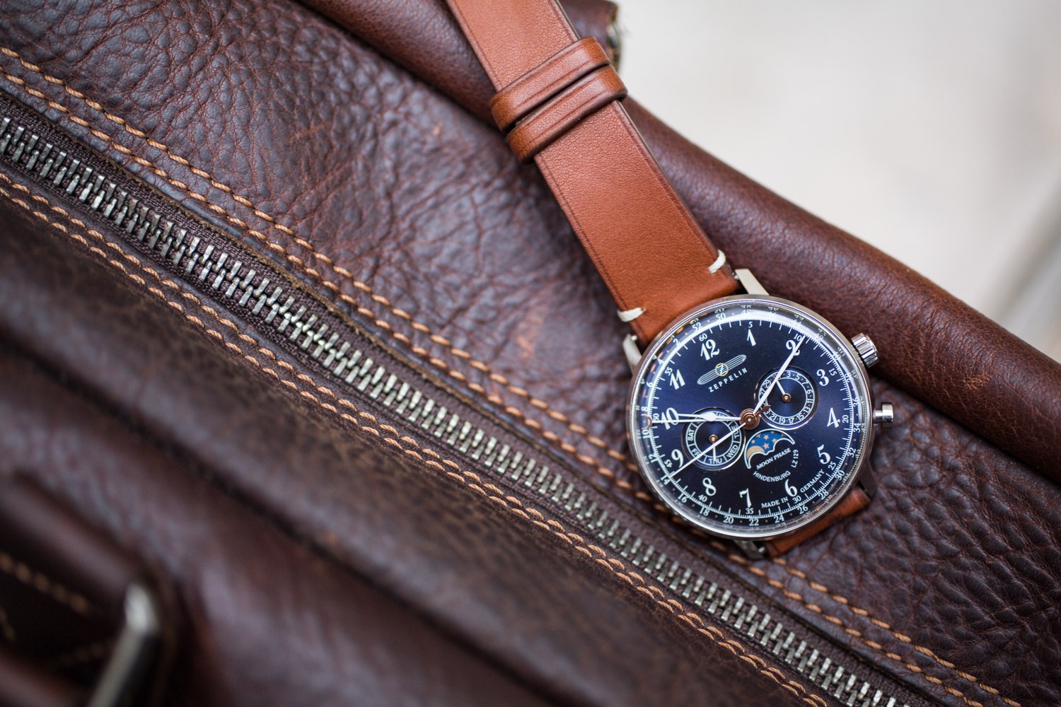 Zeppelin Hindenburg Moonphase une montre tr s abordable et