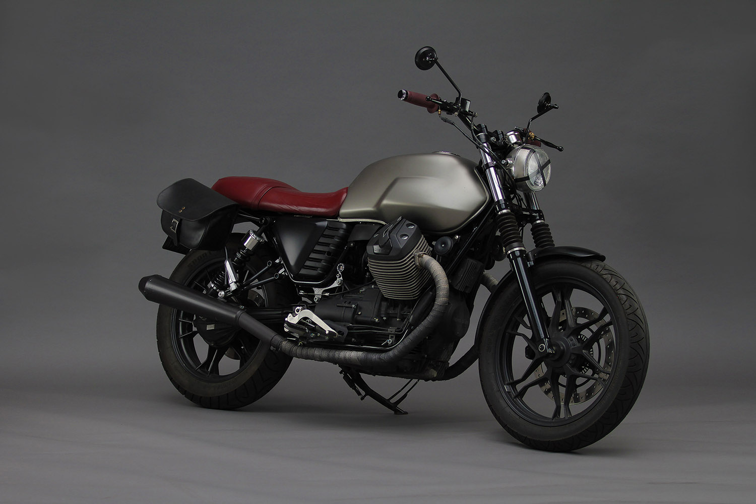 Vente de motos à la Fabrique Générale - Moto Guzzi V7