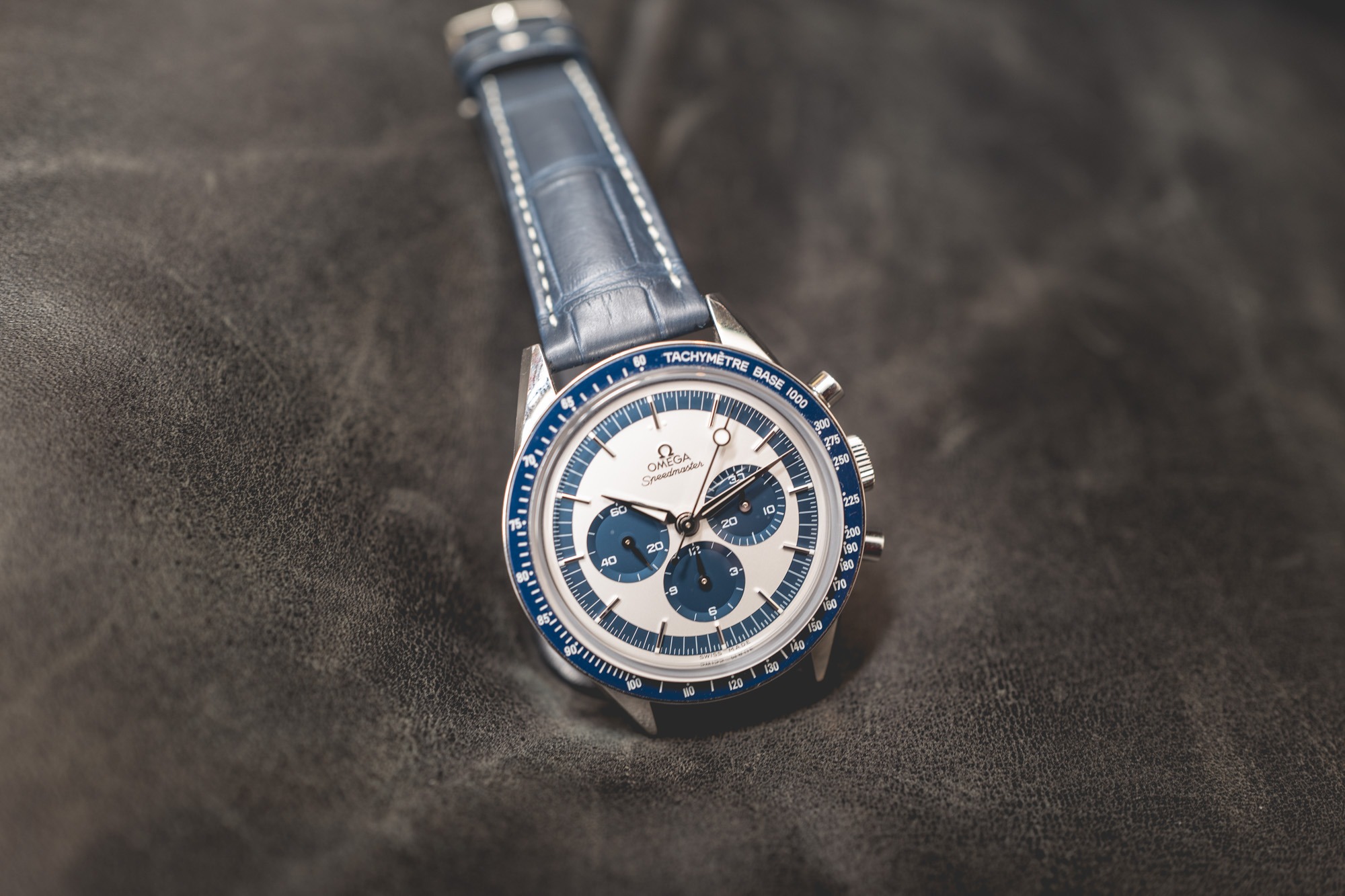 Omega Speedmaster CK2998-Edition Limitée - focus