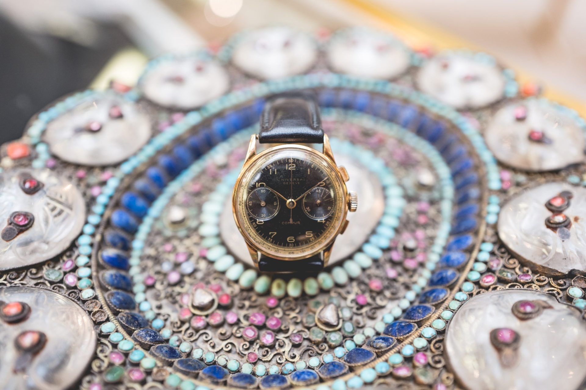 Vente aux enchères "montres" Tajan - Universal Genève Compur