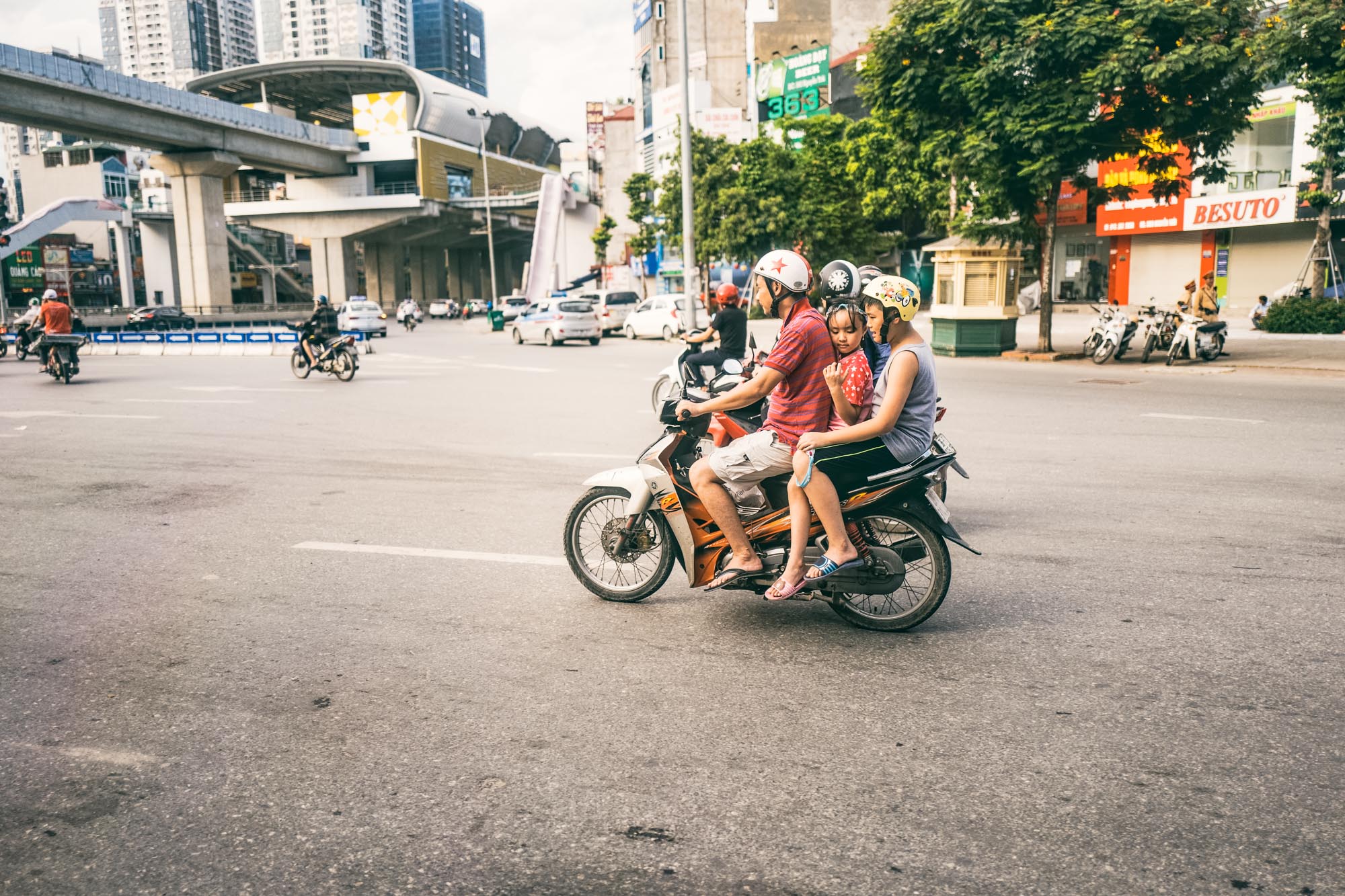 Hanoi, Vietnam - Scooter Famille