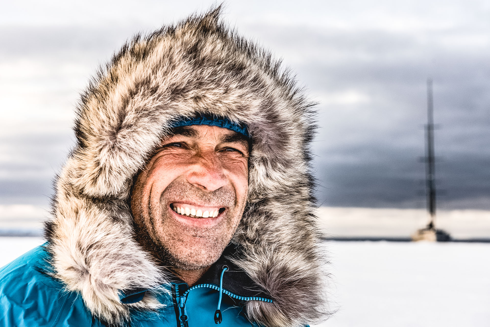 POLE2POLE expedition. Pangaea sailing in Antarctica. Arriving to the Antarctica.Mike Horn testing his kite.