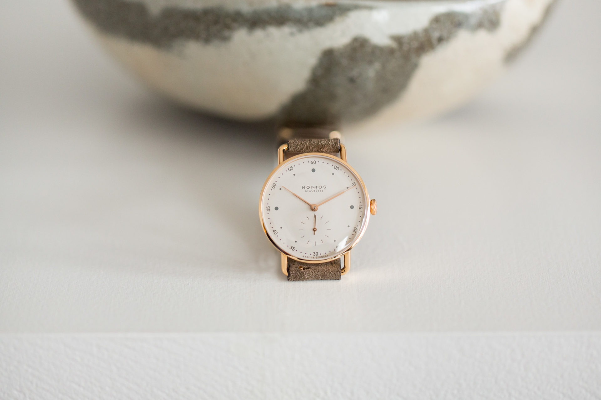 Nomos Glashütte Metro or rose 33 