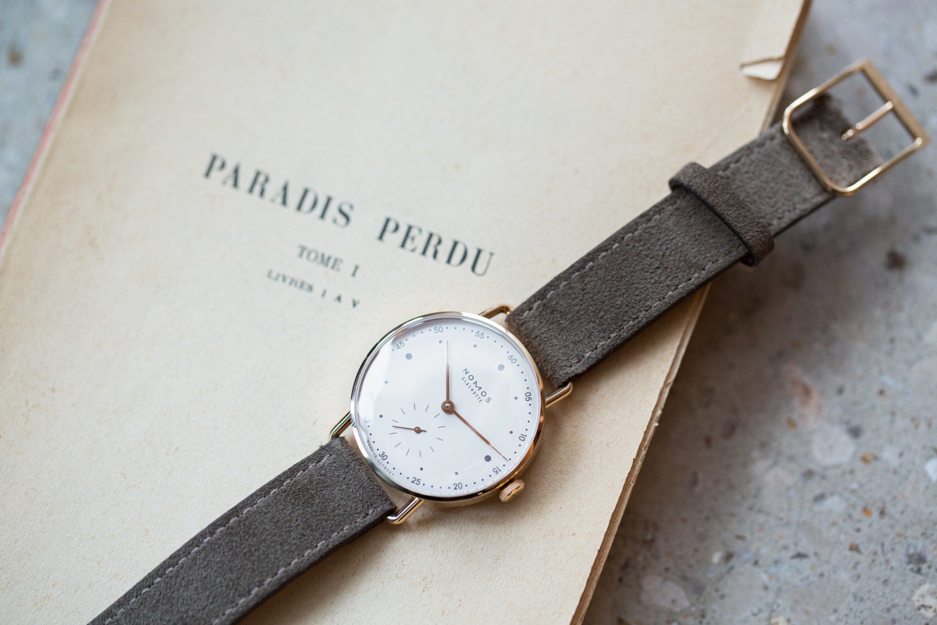 Nomos Glashütte Metro or rose 33