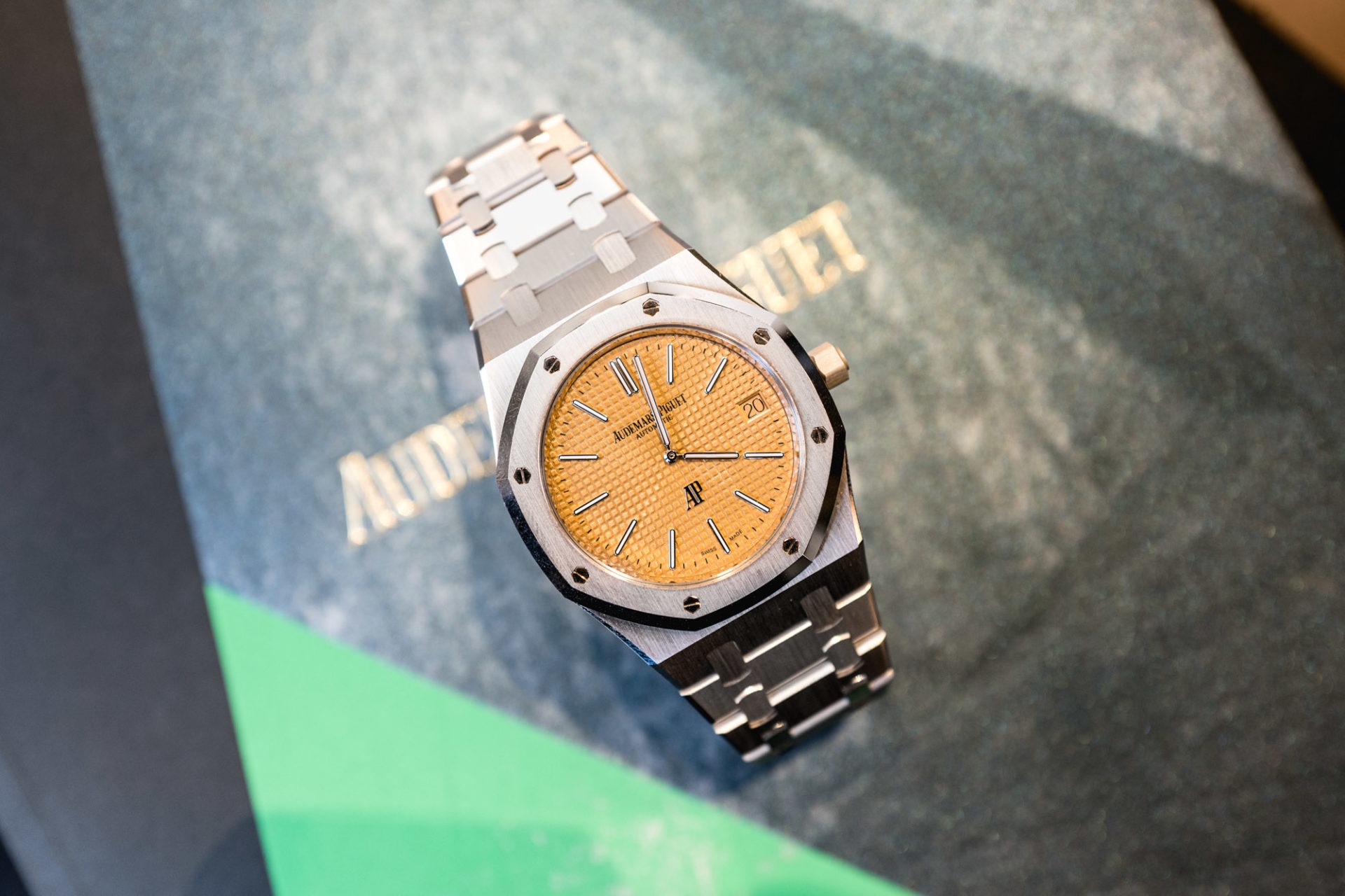 Audemars Piguet Manufacture - Royal Oak "Jumbo" Extra-Plat 15202