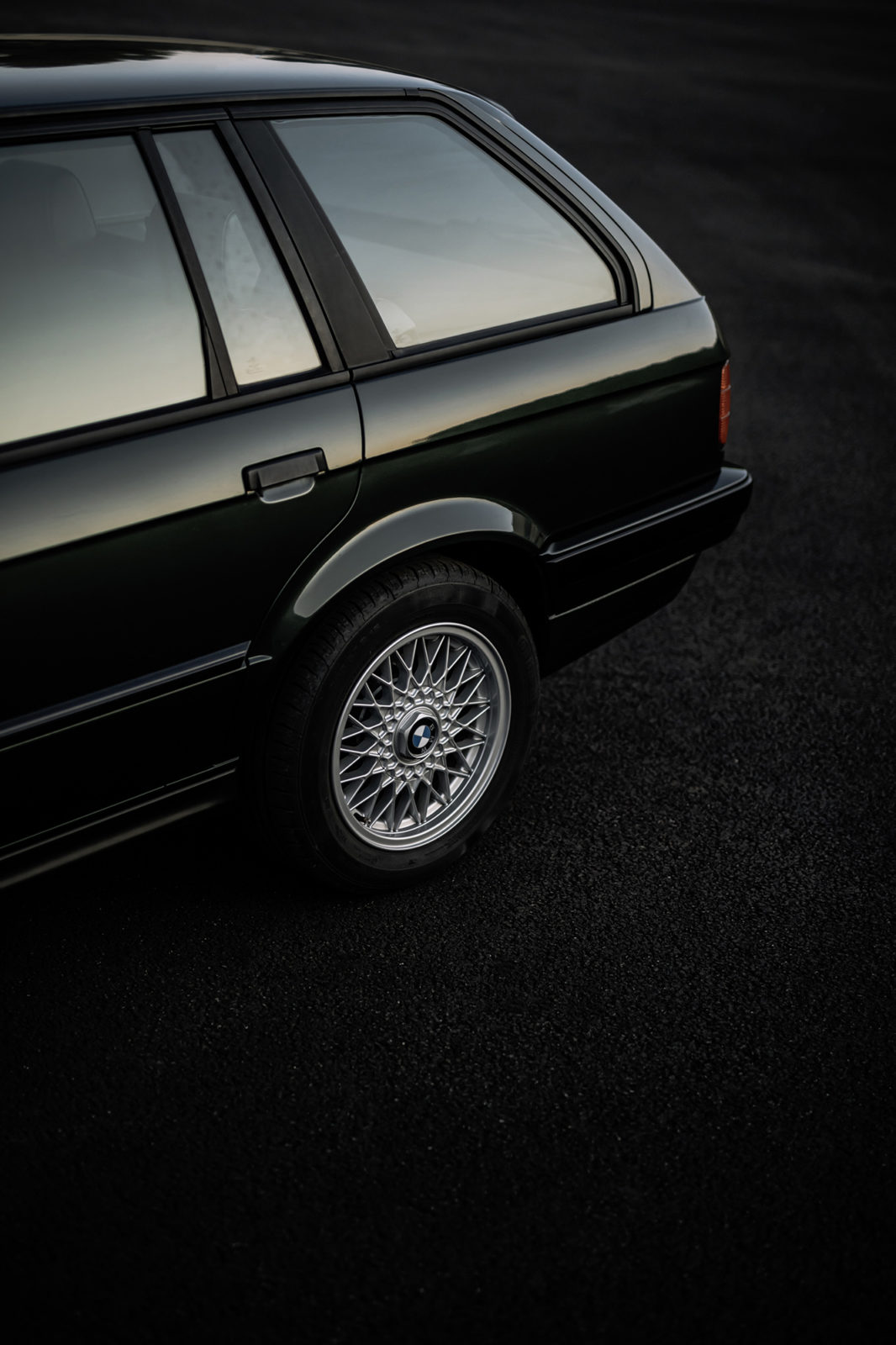 BMW E30 325i Touring - Asphalt Classics