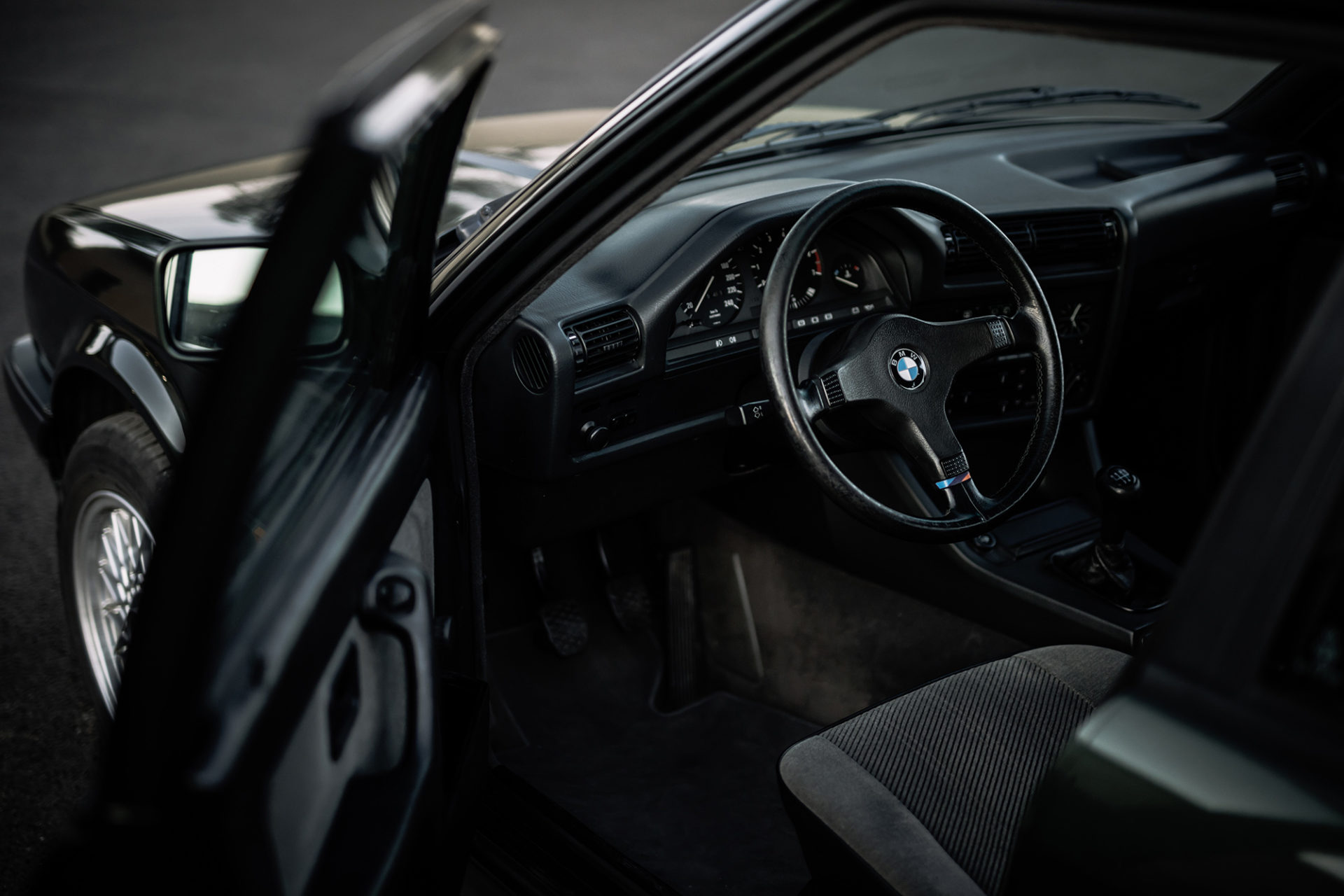 BMW E30 325i Touring - Asphalt Classics