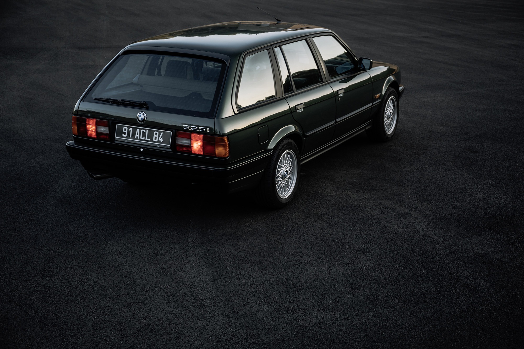 BMW E30 325i Touring : un break de classe signé BMW