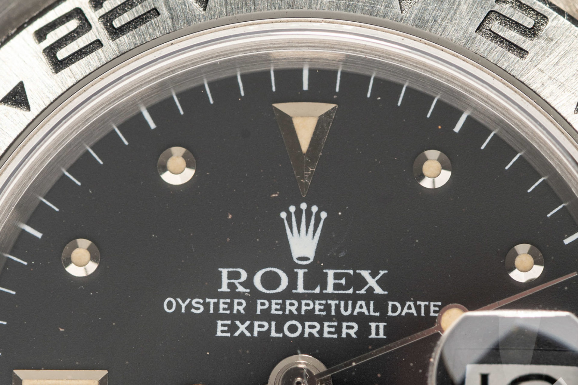 Antiquorum - Vente de montres du 28 juin - Rolex Explorer II Nipple dial