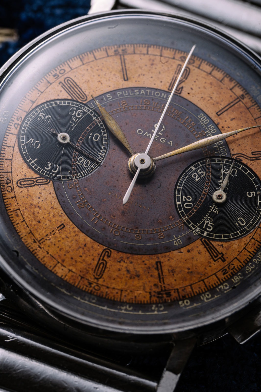 Omega 2393 - Vente de montres de collection chez Aguttes