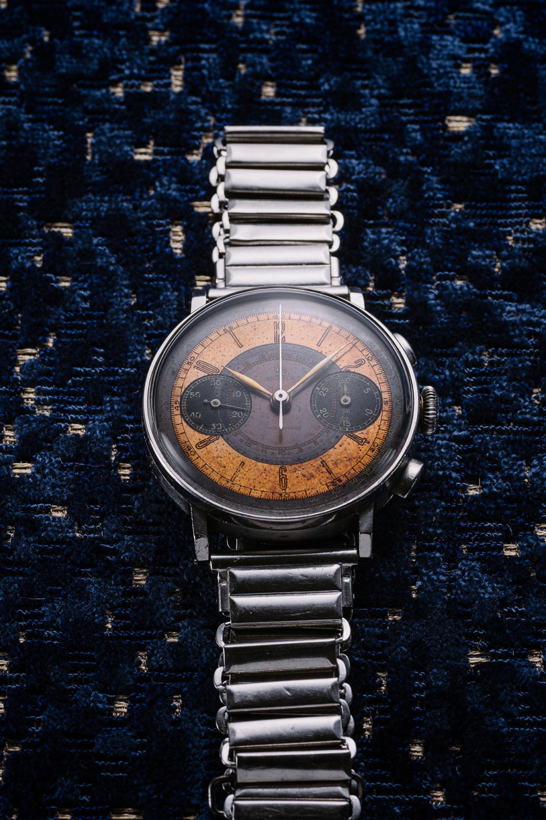 Omega 2393 - Vente de montres de collection chez Aguttes