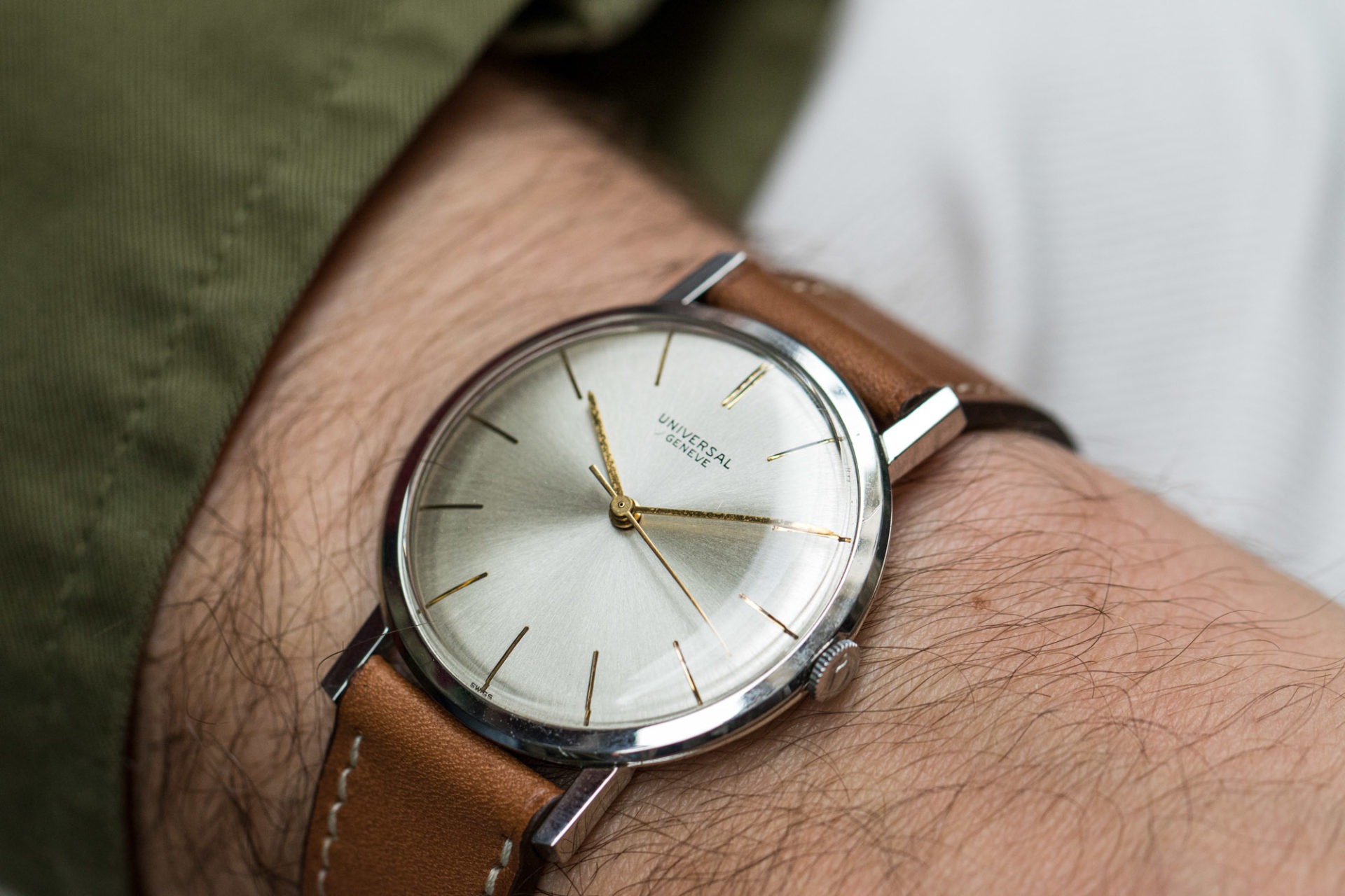 Universal Genève Classique 3 aiguilles - Montres vintage chez Joseph Bonnie
