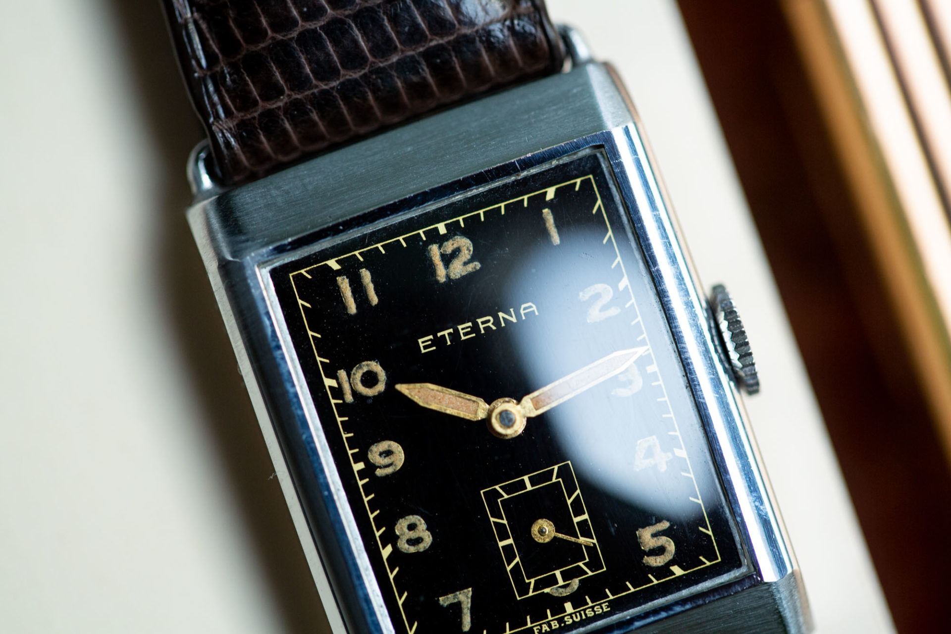 Eterna de forme - Montres vintage chez Joseph Bonnie