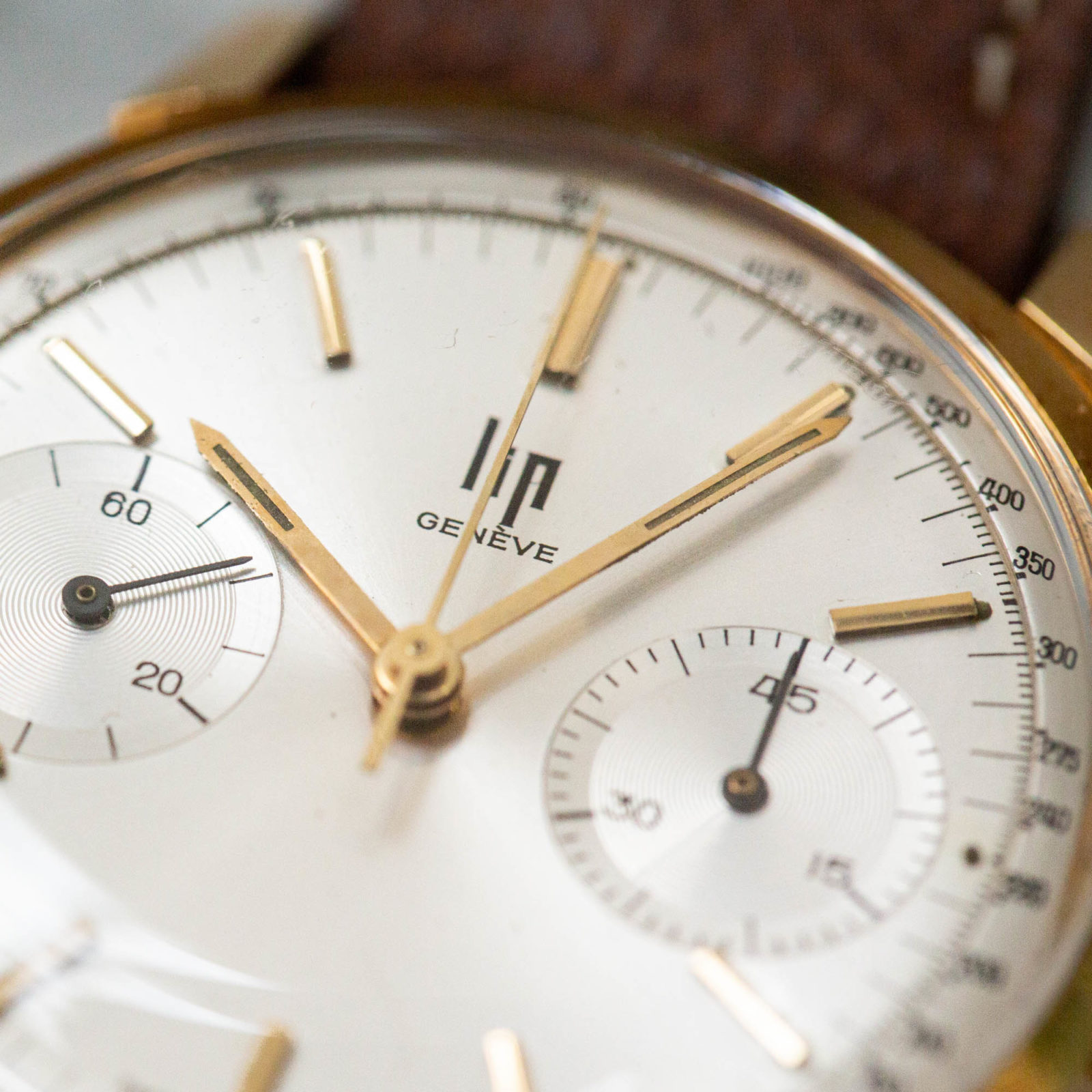 LIP Genève chronographe or - Sélection de montres vintage chez Joseph Bonnie
