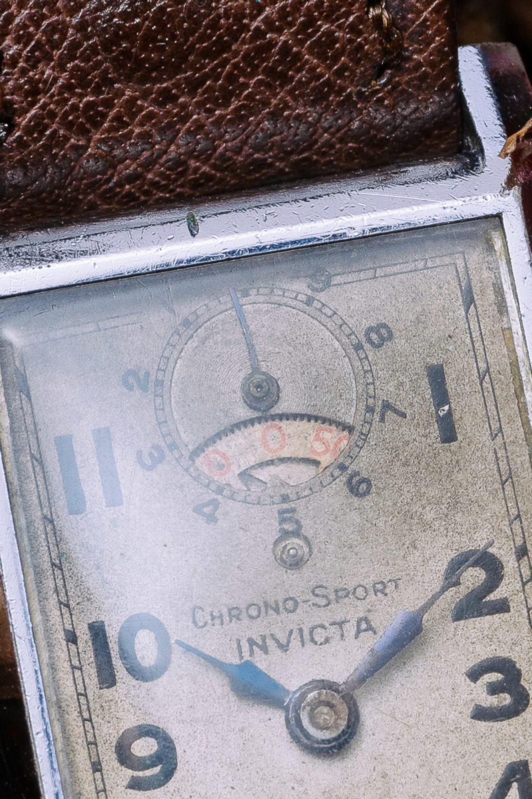 Invicta Chrono-sport - Aguttes vente de montres de collection du jeudi 10 décembre
