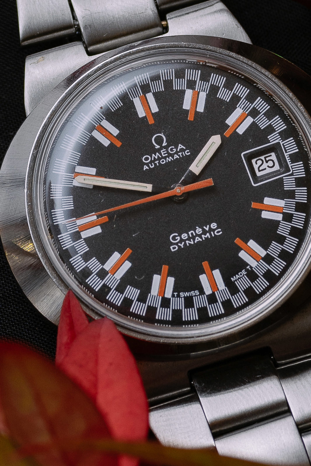 Omega Genève Dynamic Racing Dial- Aguttes vente de montres de collection du jeudi 10 décembre