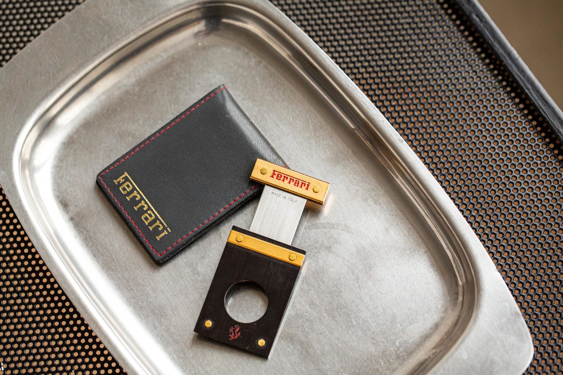 Ferrari - Coupe cigare - Les objets Joseph Bonnie