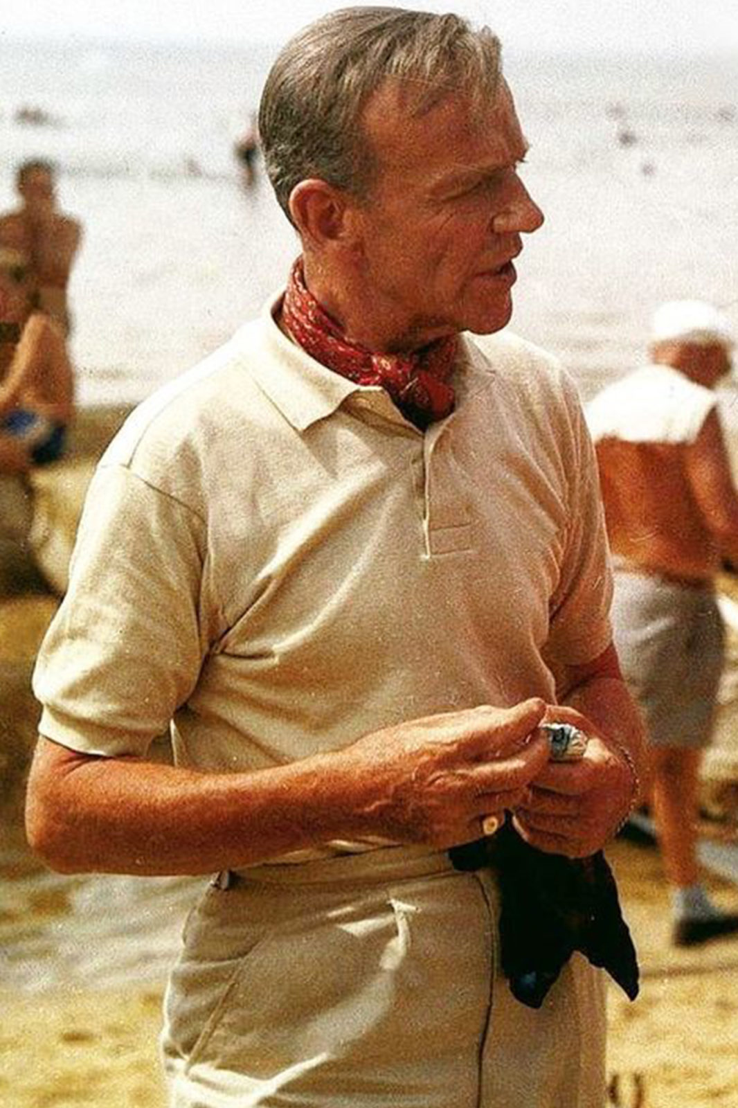 Le foulard - Fred Astaire sur le tournage de On The Beach