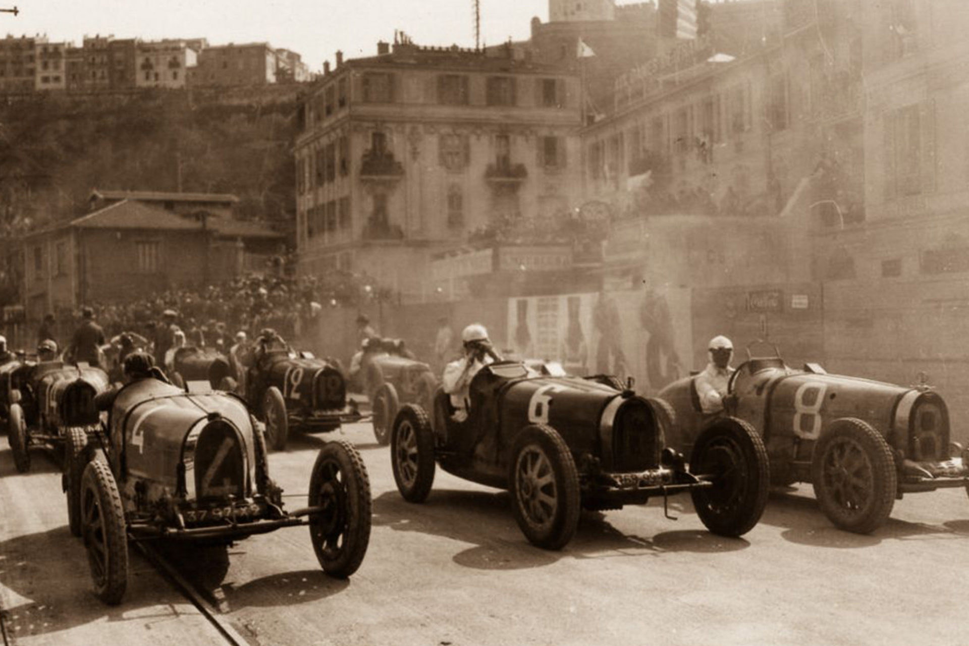 Véhicules Bugatti au premier Grand Prix de Monaco le 14 avril 1929