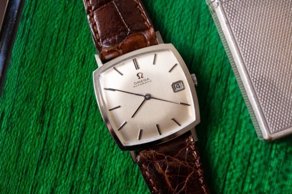 Omega Automatic Date - Sélection de montres vintage Joseph Bonnie