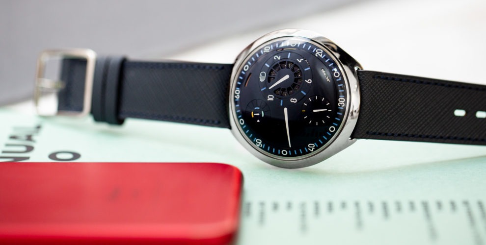 RESSENCE TYPE 2 Une montre couronnée de laurier