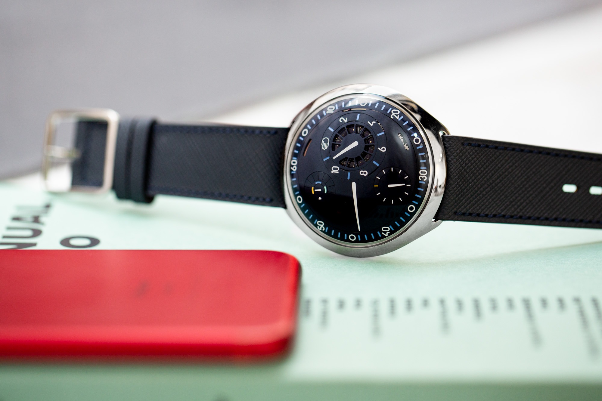 Ressence Type 2 une nouvelle montre une nouvelle couronne