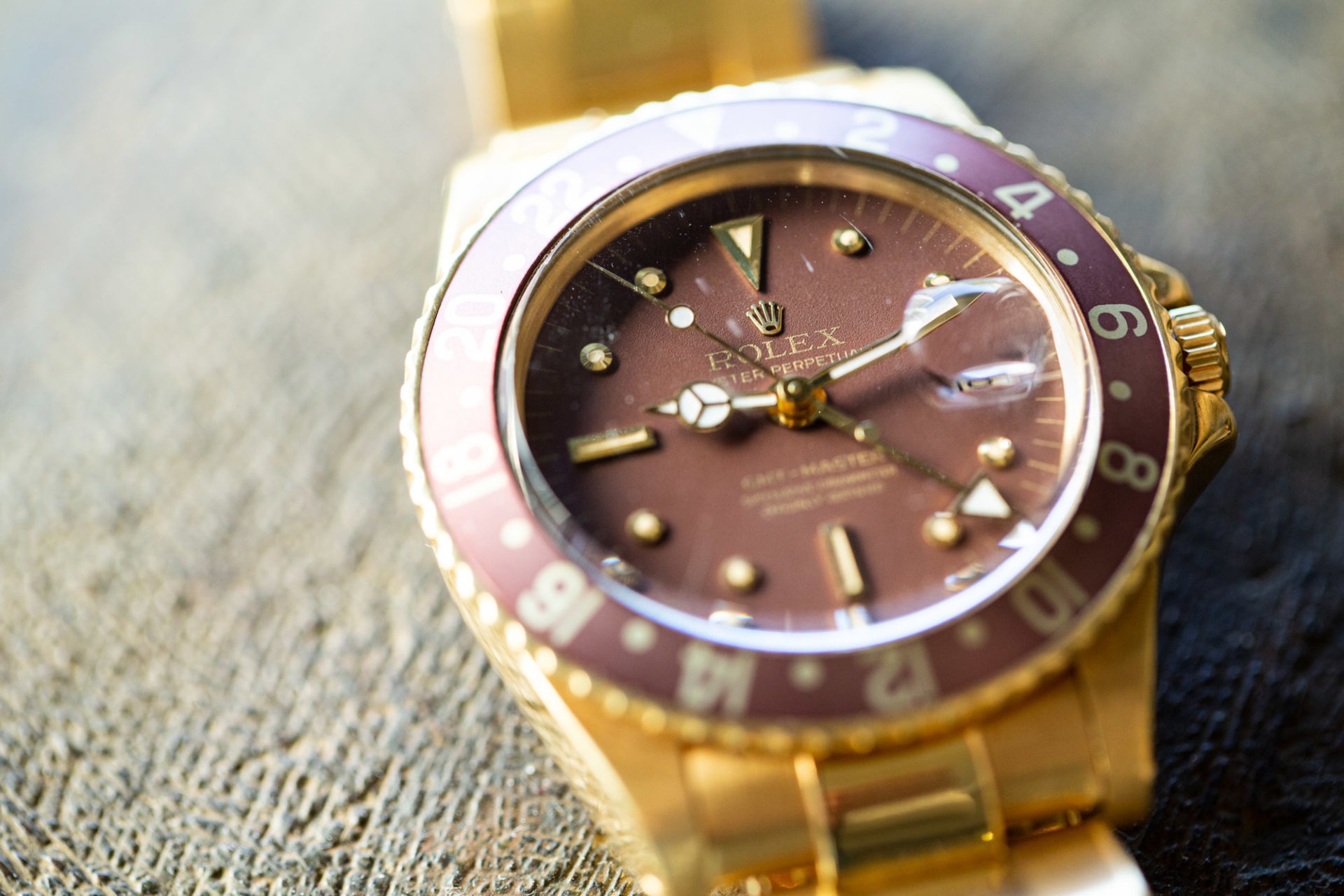 Rolex GMT-MASTER 1675 "Nipple Dial" - Vente de montres de collection AGUTTES