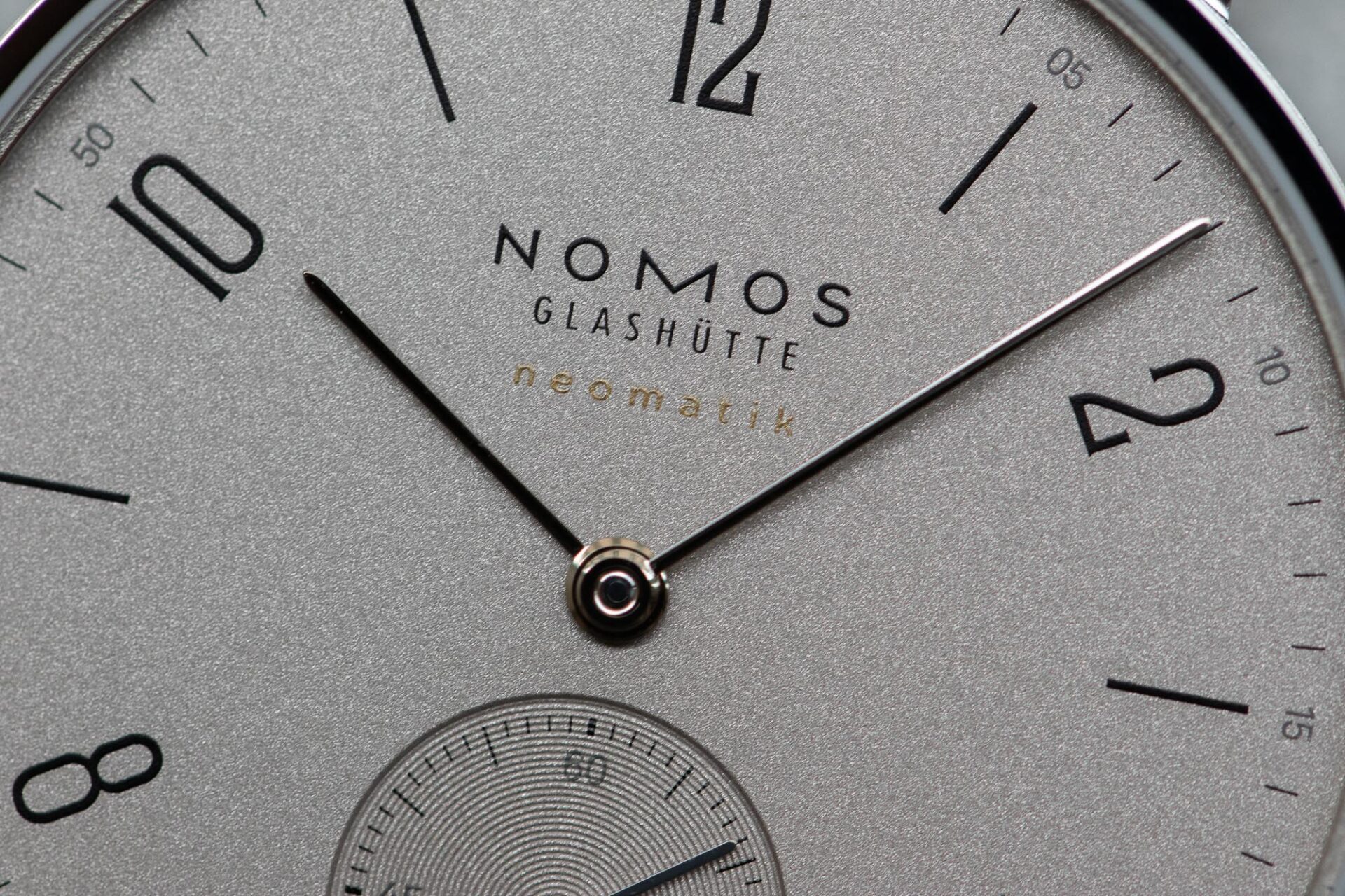 Nomos Tangente Neomatik Platinum Grey