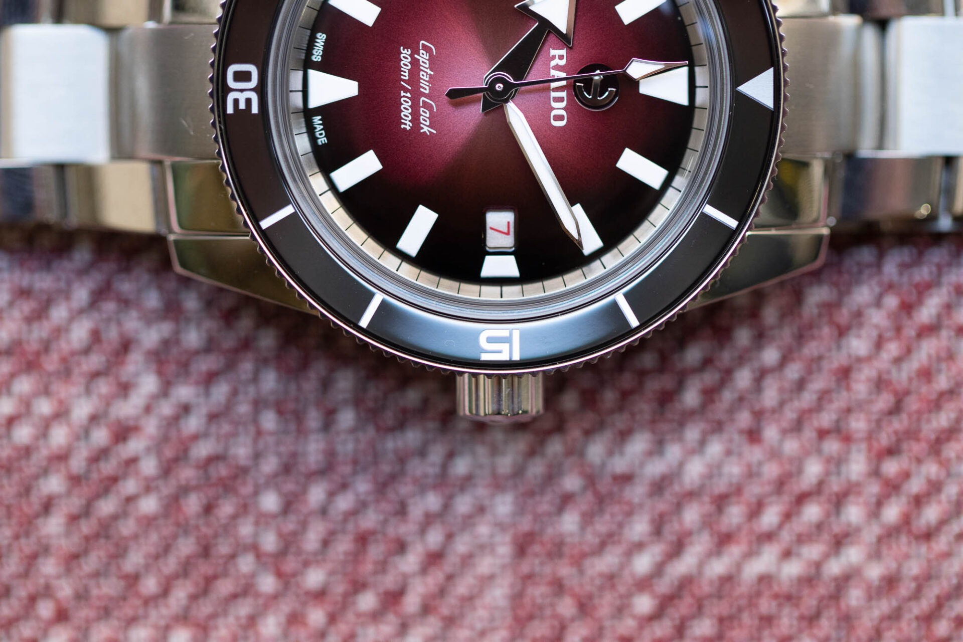 Rado Captain Cook Red