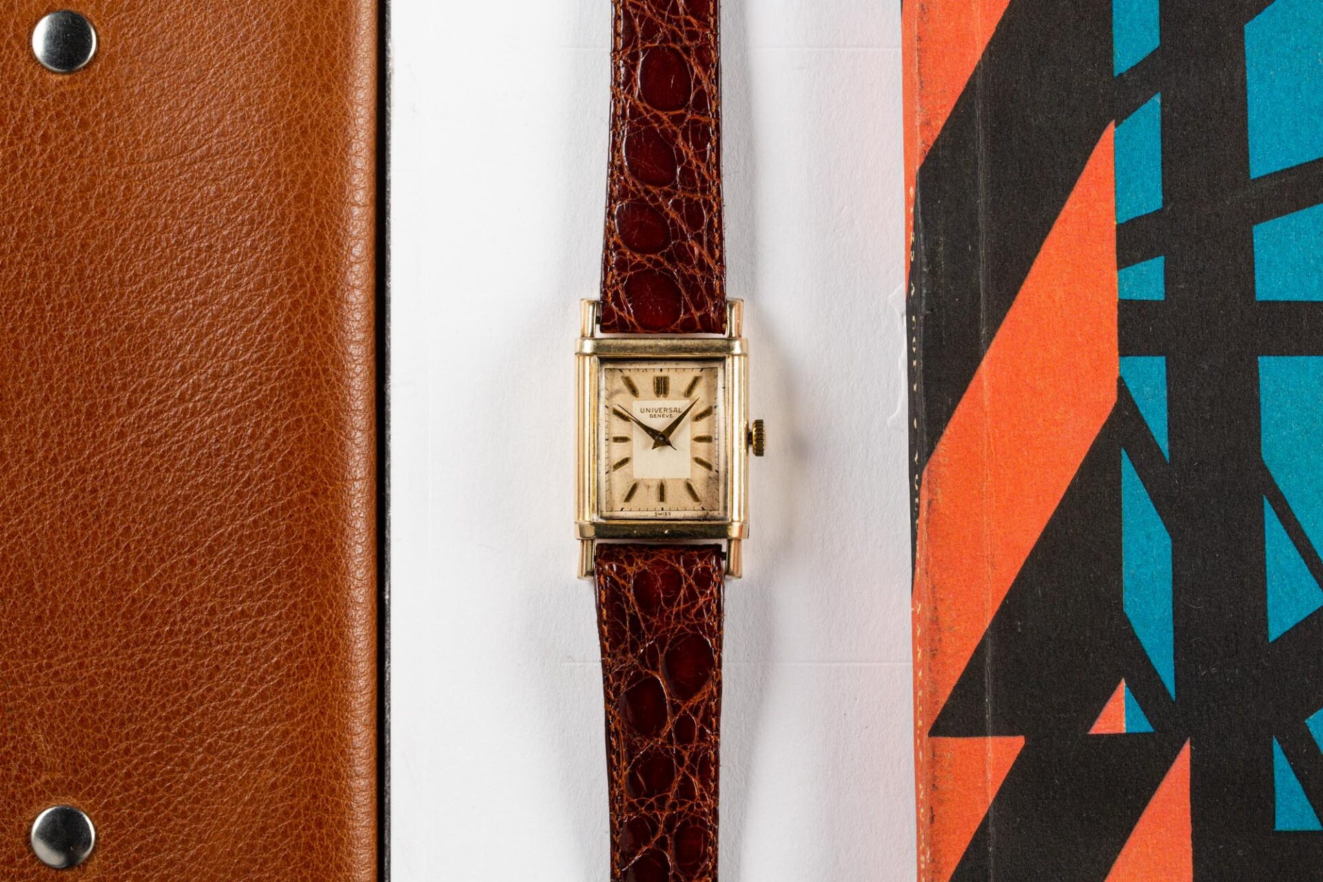 Universal Genève Rectangulaire - Sélection de montres vintage Joseph Bonnie