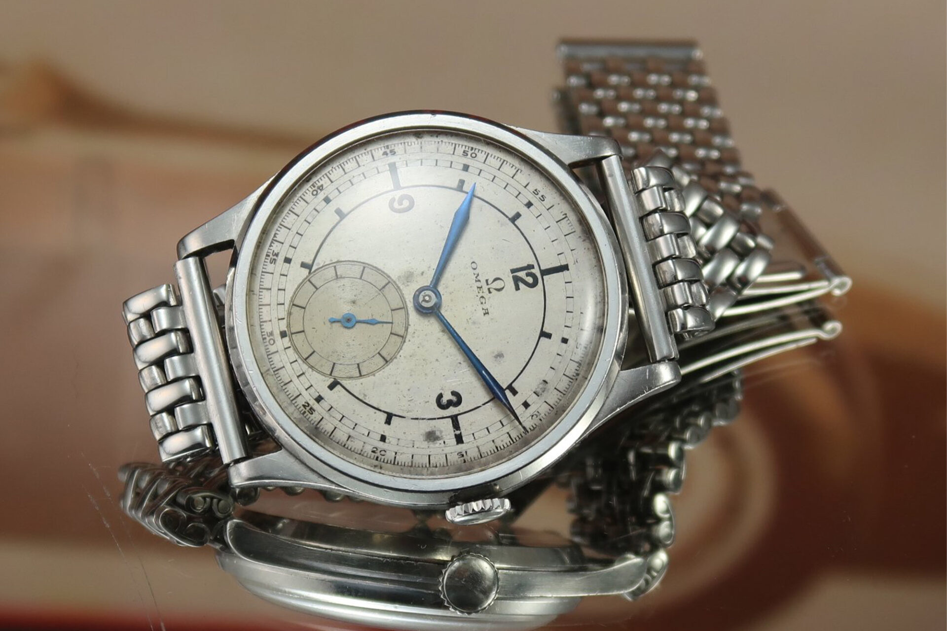 Omega CK 859 - Crédits : Cars and Watches