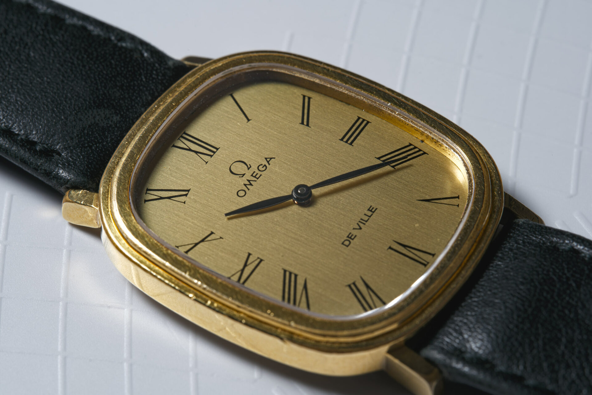 Omega De Ville Ellipse - Sélection de montres vintage Joseph Bonnie de juin 2023