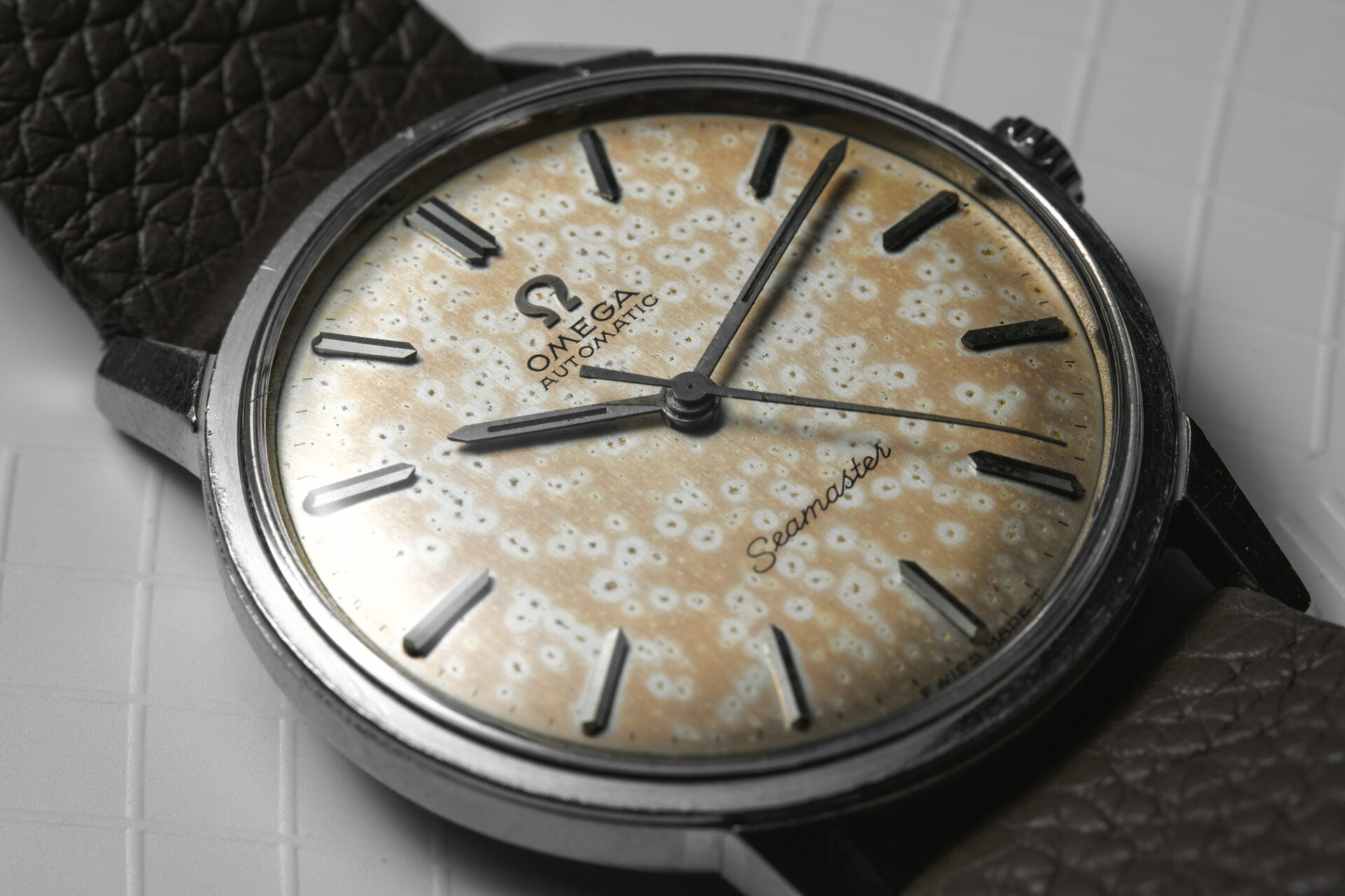 Omega Seamaster Automatic - Sélection de montres vintage Joseph Bonnie de juin 2023