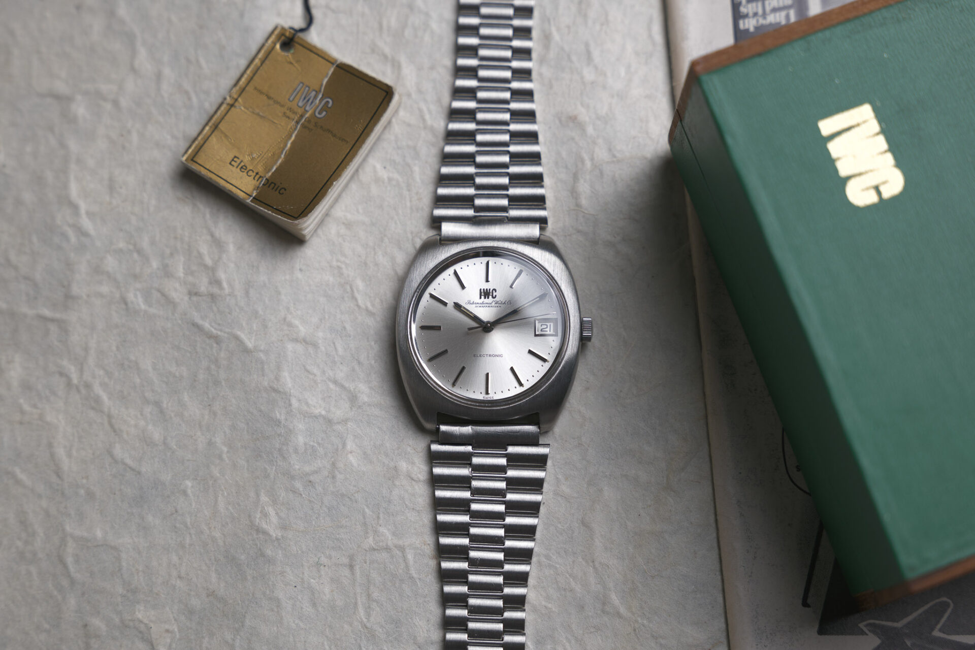 IWC Electronic - Sélection de montres vintage Joseph Bonnie de juillet 2023