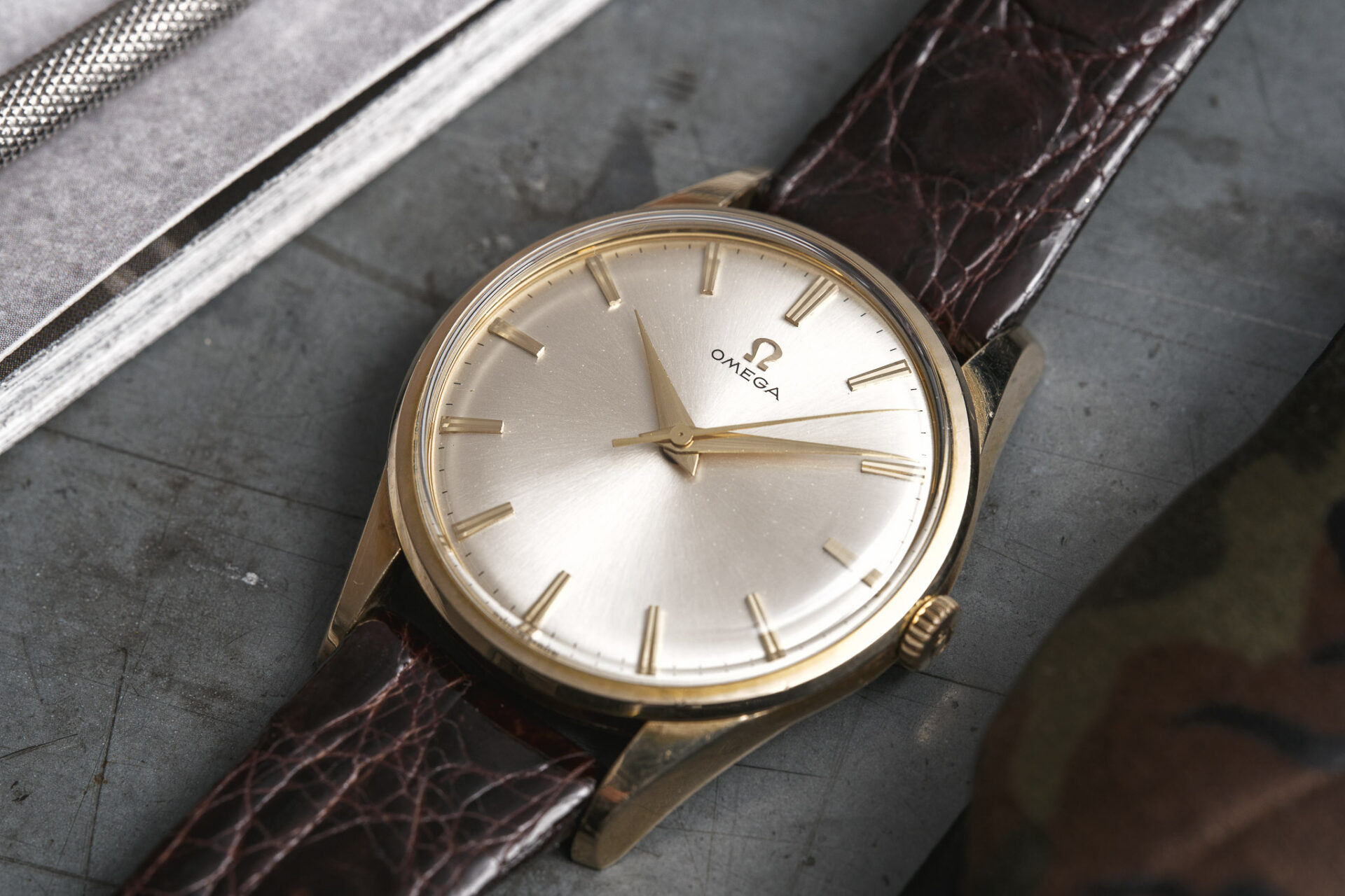 Omega plaquée or - Sélection de montres vintage Joseph Bonnie de novembre 2023