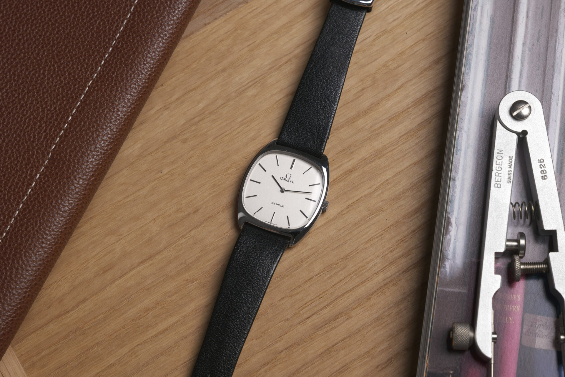 Omega De Ville Tonneau - Sélection de montres vintage JOSEPH BONNIE de mars 2024