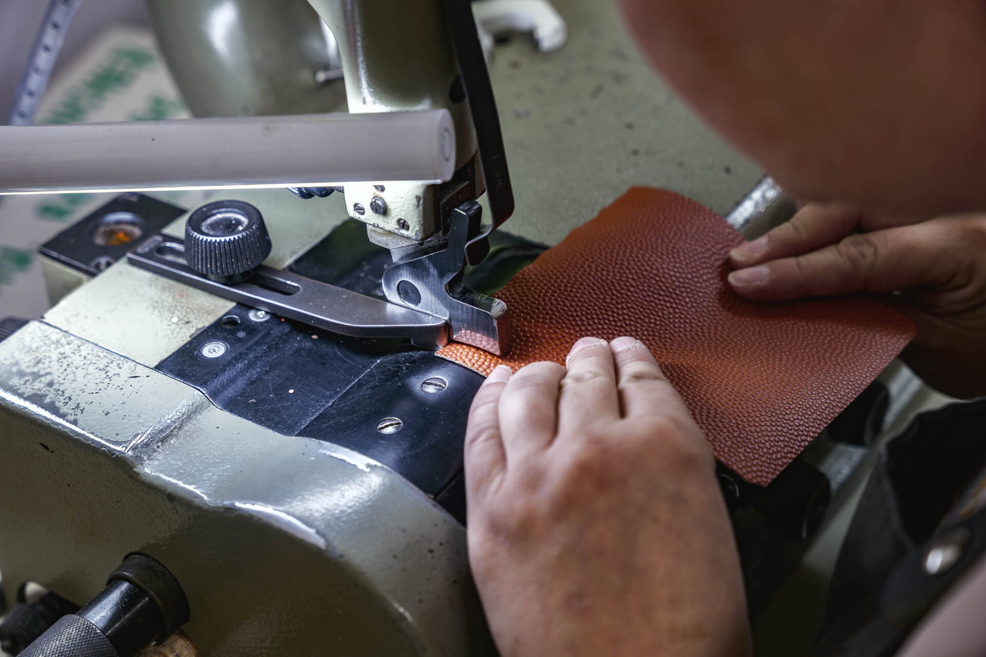 Joseph Bonnie - Fabrication d'un bracelet de montre en cuir