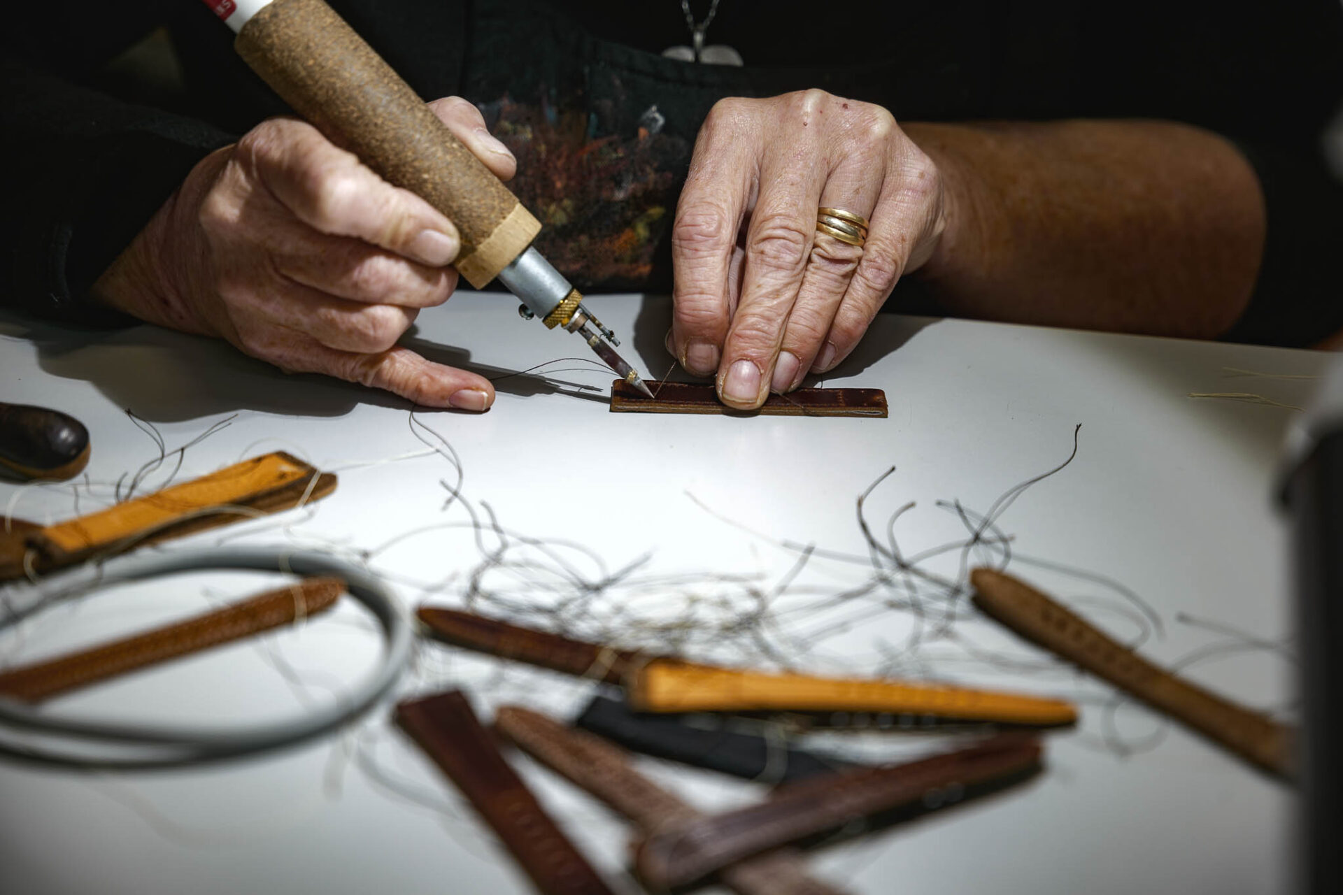 Joseph Bonnie - Fabrication d'un bracelet de montre en cuir