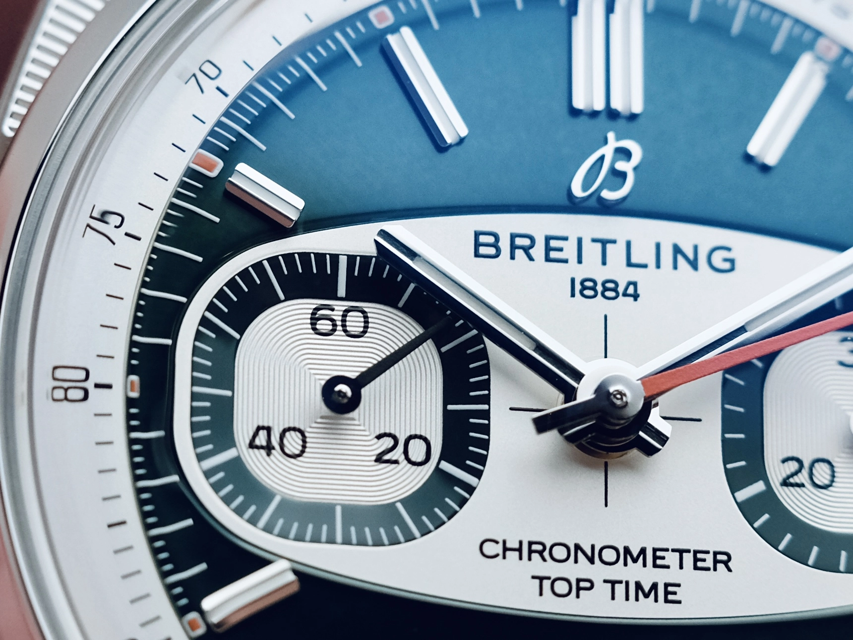 Breitling Top Time Racing & Martini Racing détails du cadran sportif