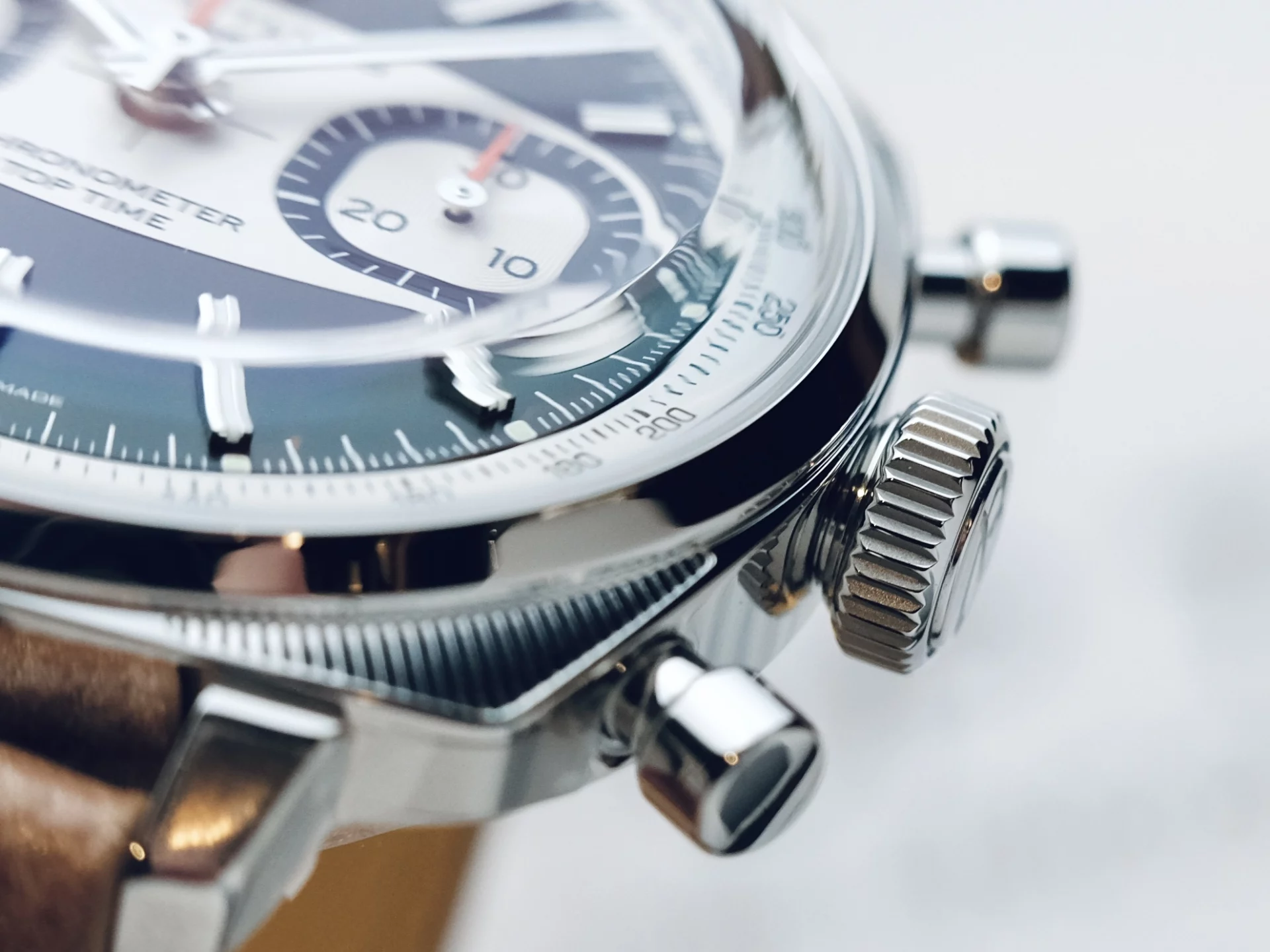 Breitling Top Time Racing & Martini Racing profile du boîtier