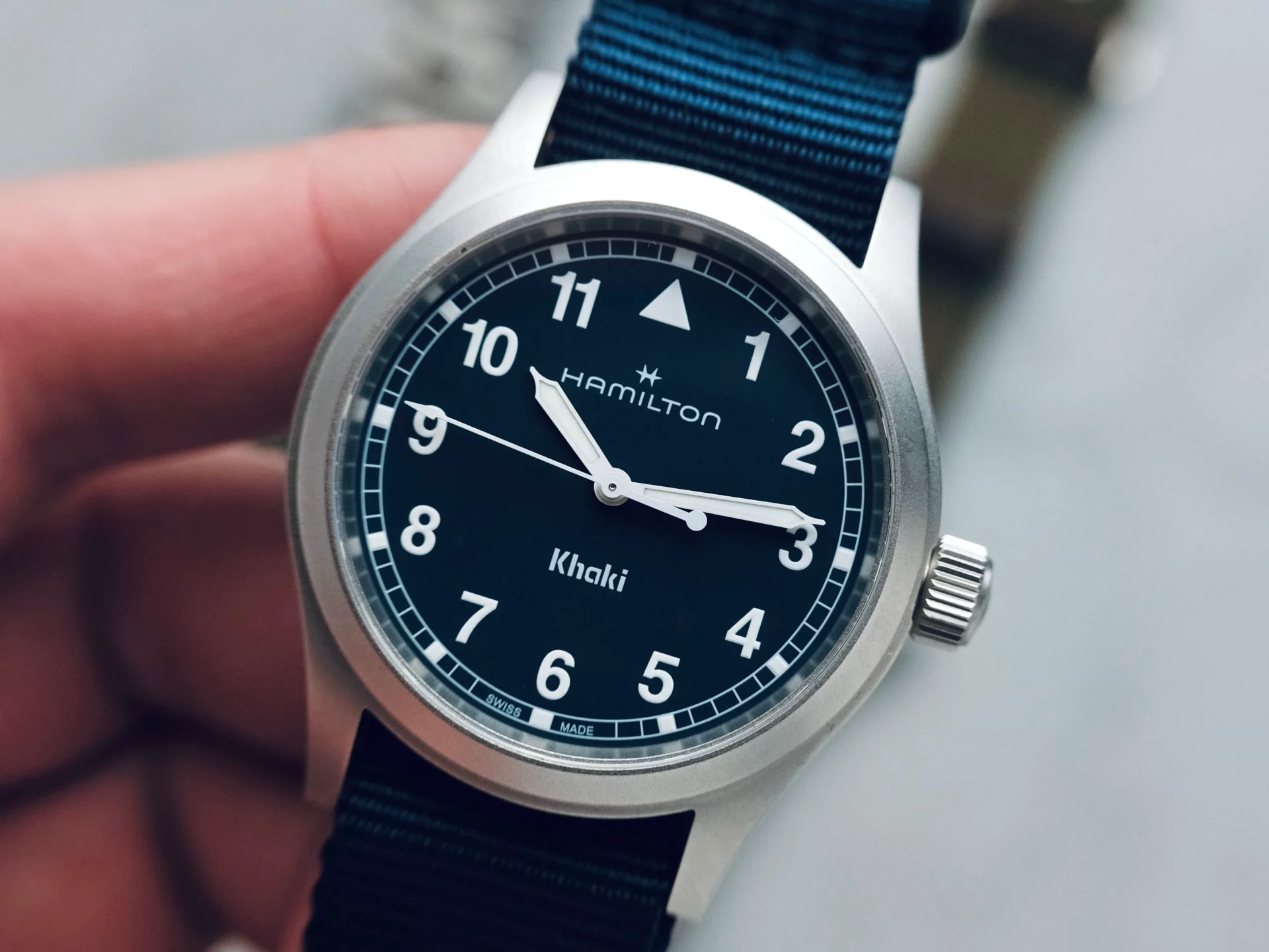 Hamilton Khaki Field Quartz version bleue 38mm