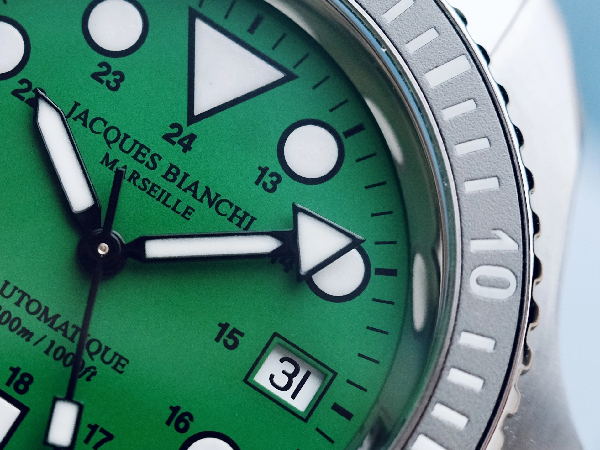 Jacques Bianchi JB200 Aquastrike vert pur détails du cadran