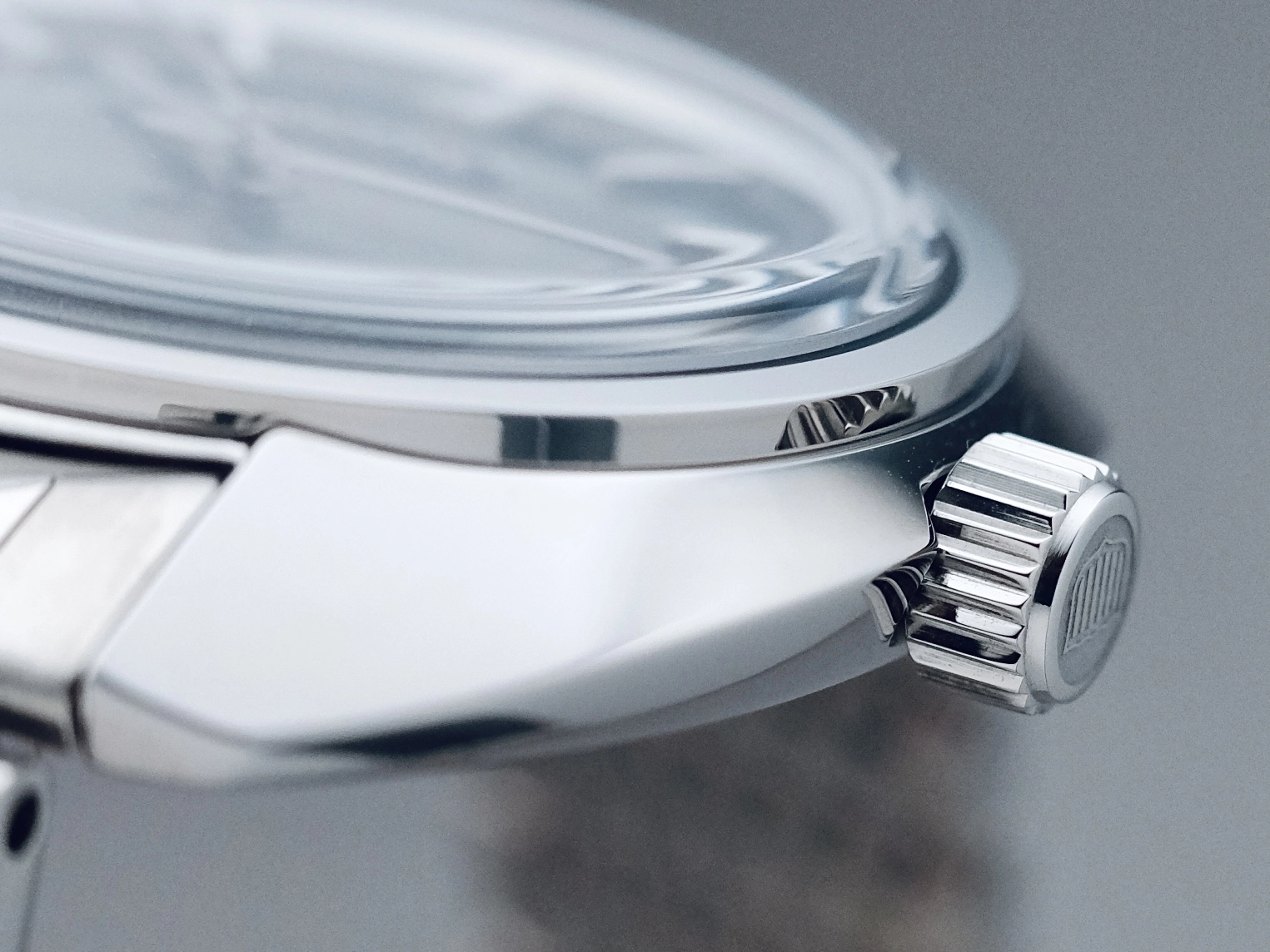 King Seiko KS1969 SJE113 boîtier chanfreins arrondis